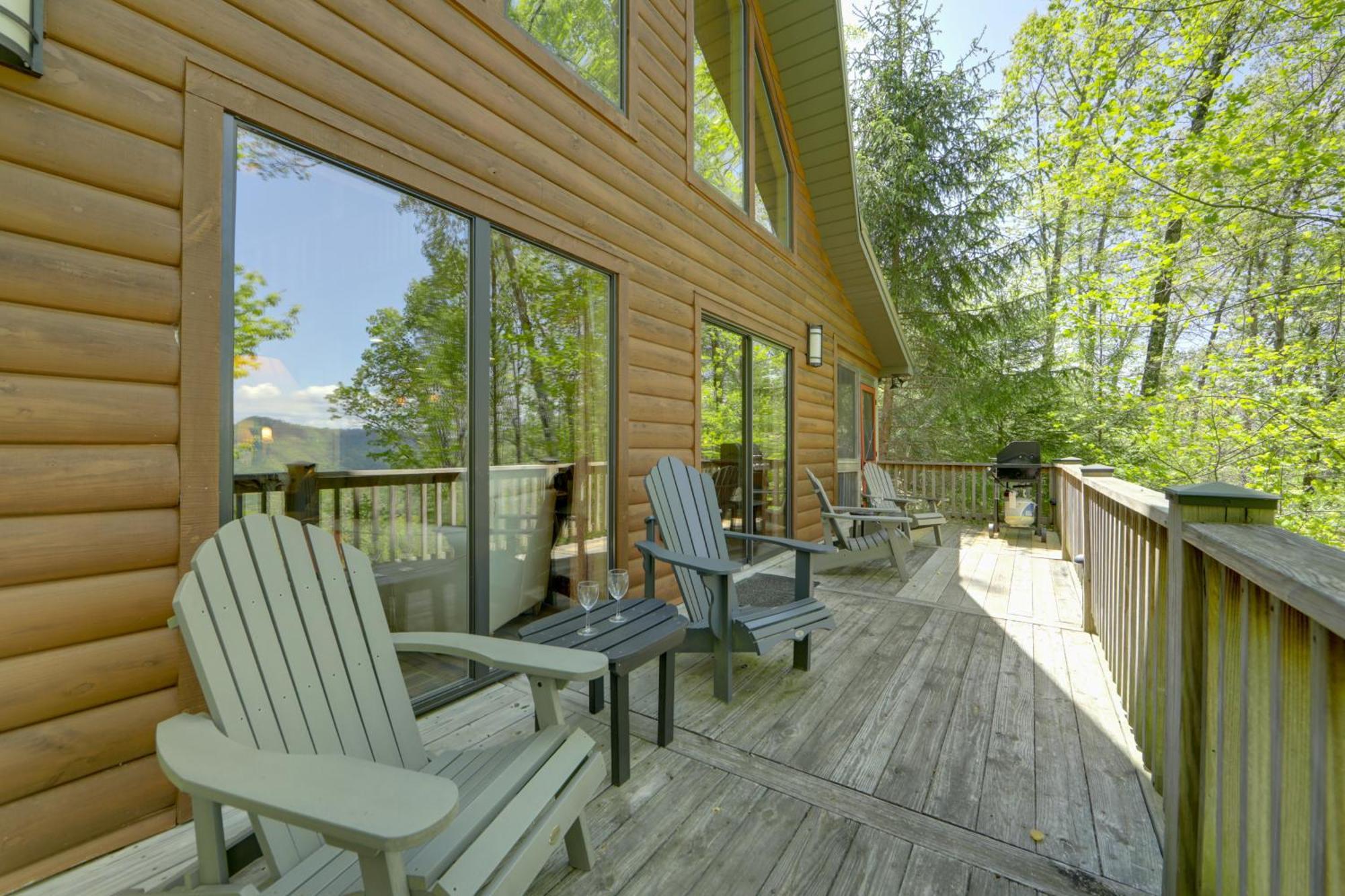Bryson City Cabin With Hot Tub And Mountain Views! Luaran gambar