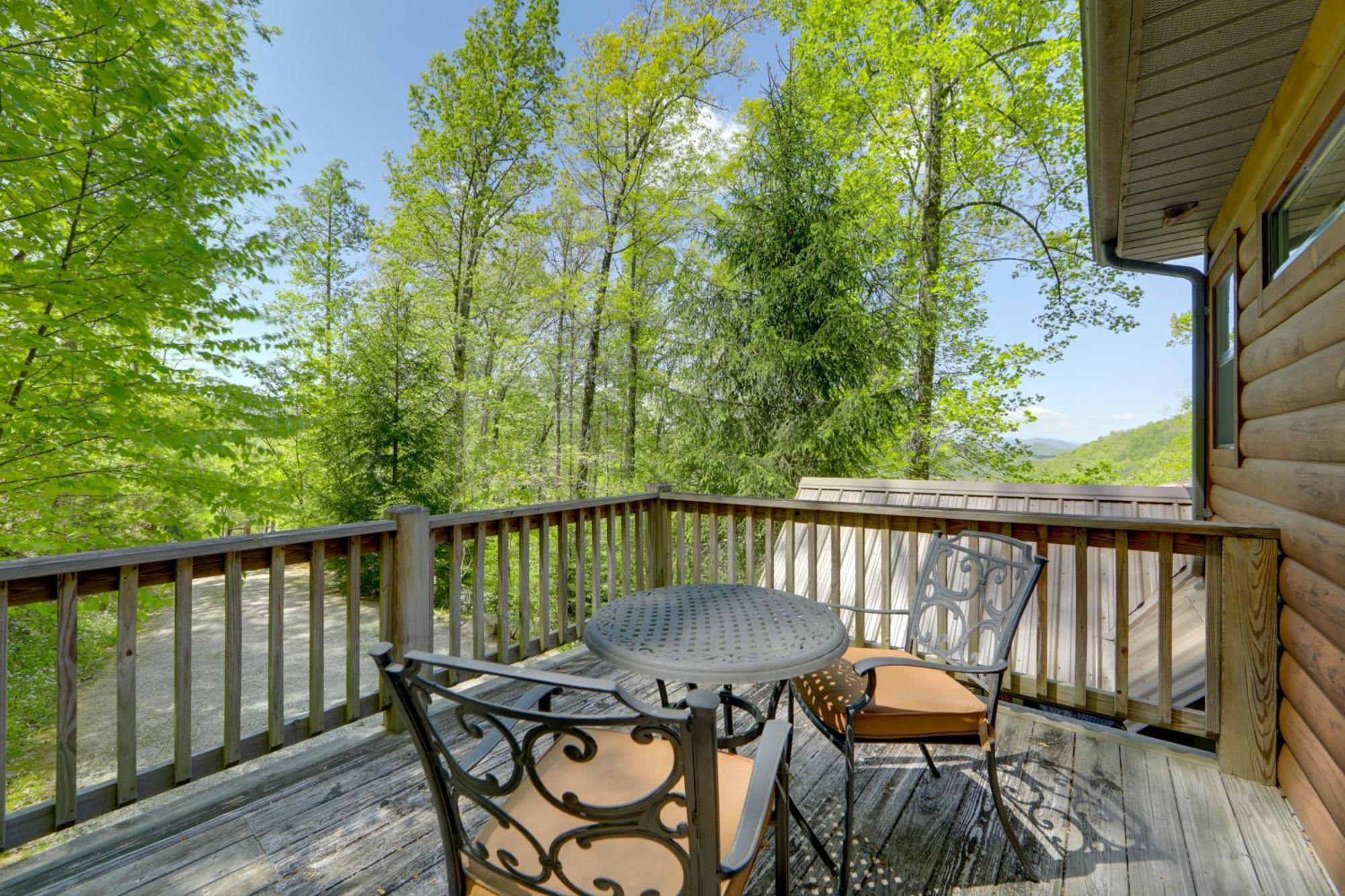 Bryson City Cabin With Hot Tub And Mountain Views! Luaran gambar