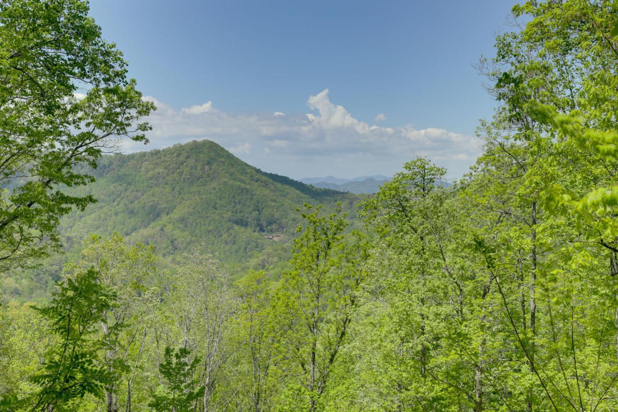 Bryson City Cabin With Hot Tub And Mountain Views! Luaran gambar