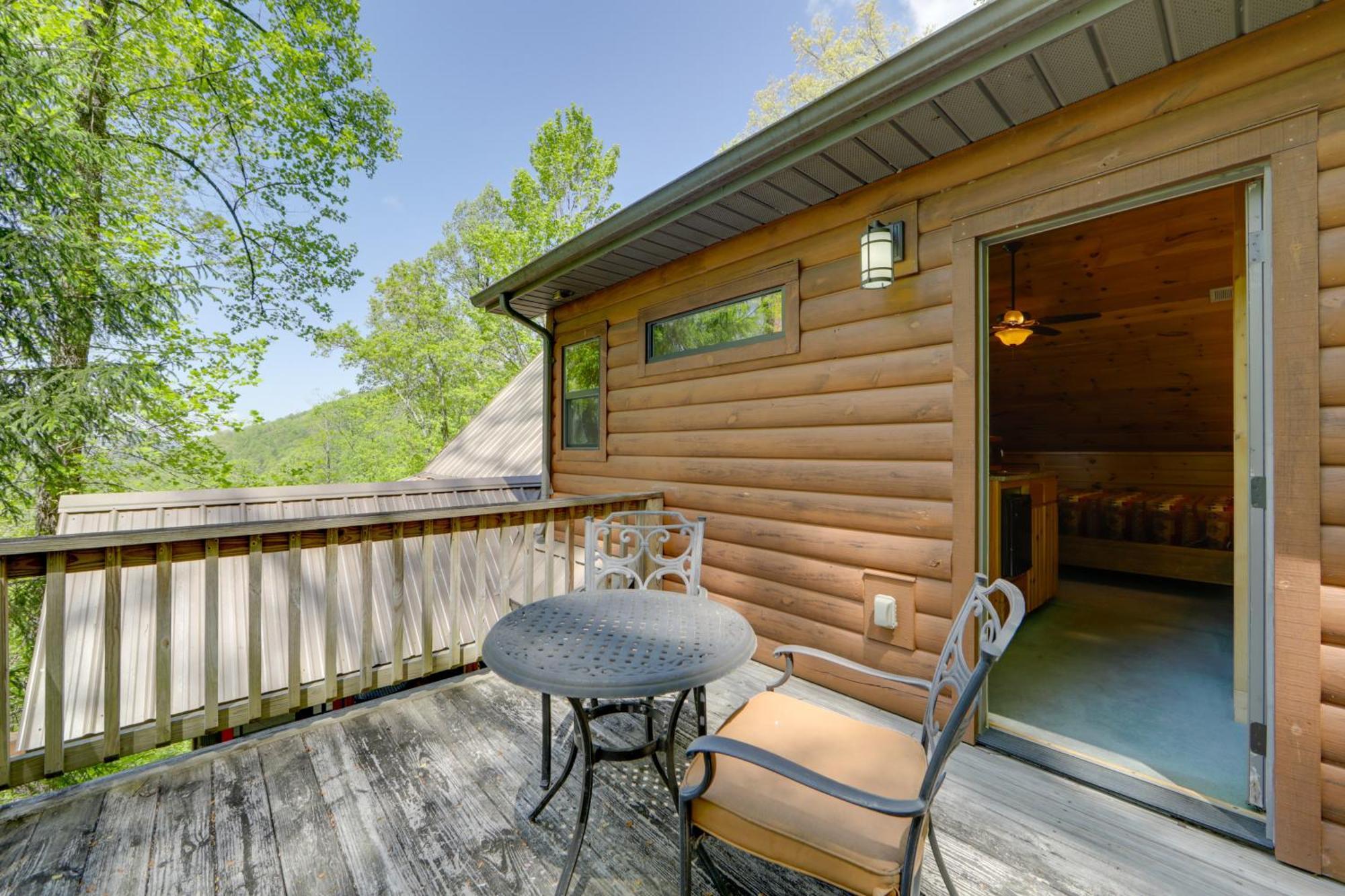 Bryson City Cabin With Hot Tub And Mountain Views! Luaran gambar